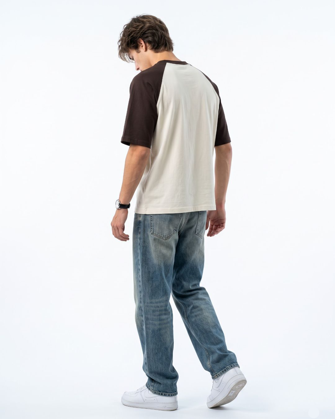 Golden Mustang oversized raglan t-shirt model view